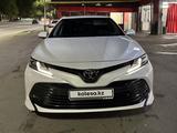 Toyota Camry 2021 года за 16 400 000 тг. в Алматы