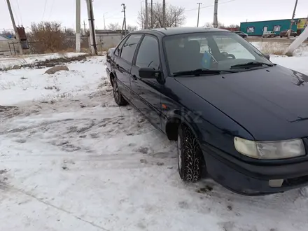 Volkswagen Passat 1994 года за 1 350 000 тг. в Актобе – фото 2