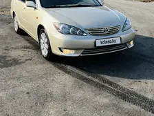 Toyota Camry, 2004