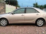 Toyota Camry 2002 годаүшін5 500 000 тг. в Мерке – фото 2