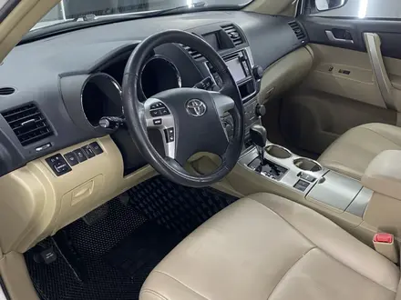 Toyota Highlander 2013 года за 14 000 000 тг. в Семей – фото 3