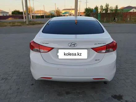 Hyundai Elantra 2013 года за 6 200 000 тг. в Атырау – фото 2