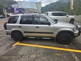 Honda CR-V 1996 года за 3 000 000 тг. в Алматы – фото 2