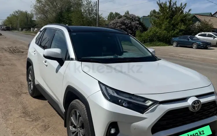 Toyota RAV4 2023 года за 14 350 000 тг. в Уральск