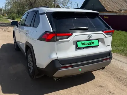 Toyota RAV4 2023 года за 14 350 000 тг. в Уральск – фото 3