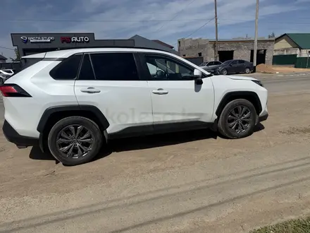 Toyota RAV4 2023 года за 14 350 000 тг. в Уральск – фото 9