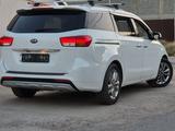 Kia Carnival 2014 года за 9 000 000 тг. в Шымкент – фото 2