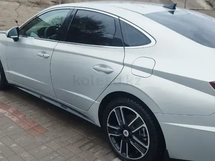 Hyundai Sonata 2021 года за 13 000 000 тг. в Караганда – фото 6