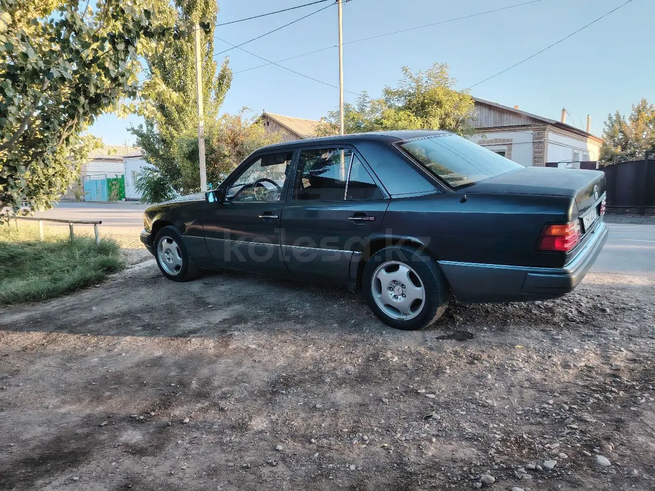 Mercedes-Benz E-Class, 1990