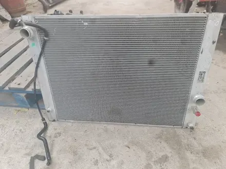 Радиатор основной на бмв е60 bmw e60 за 80 000 тг. в Алматы