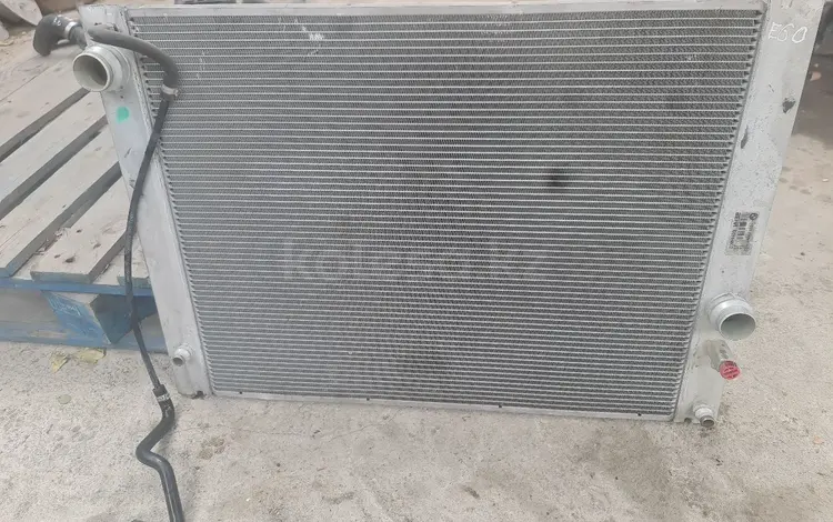Радиатор основной на бмв е60 bmw e60үшін80 000 тг. в Алматы