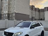 Mercedes-Benz ML 63 AMG 2013 годаfor21 500 000 тг. в Актау