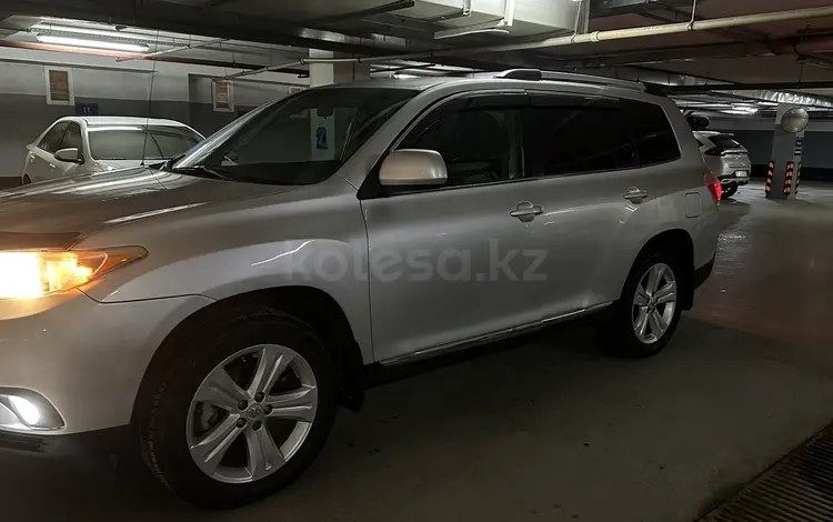 Toyota Highlander 2012 годаүшін11 000 000 тг. в Астана