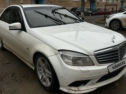 Mercedes-Benz C 180 2010 года за 4 000 000 тг. в Атырау – фото 2