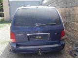 Kia Carnival 2002 года за 1 700 000 тг. в Шымкент