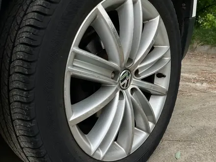 Volkswagen Tiguan 2011 года за 7 000 000 тг. в Алматы – фото 24