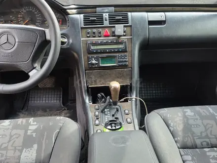 Mercedes-Benz E 280 1997 года за 3 150 000 тг. в Караганда – фото 9