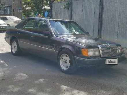 Mercedes-Benz E 220 1989 года за 1 300 000 тг. в Астана – фото 2