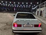 BMW 520 1990 года за 2 200 000 тг. в Шиели – фото 3