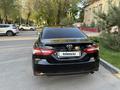 Toyota Camry 2018 года за 14 500 000 тг. в Алматы – фото 16