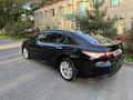 Toyota Camry 2018 года за 14 500 000 тг. в Алматы – фото 17