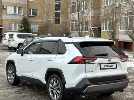 Toyota RAV4 2021 года за 16 400 000 тг. в Актобе – фото 4