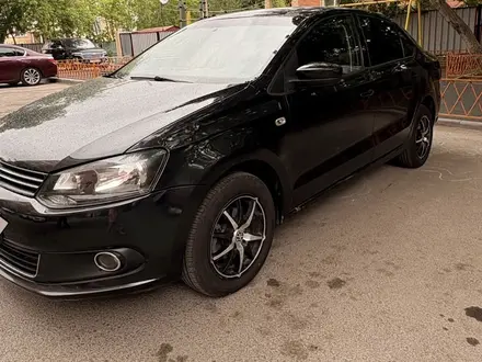 Volkswagen Polo 2012 года за 3 600 000 тг. в Астана – фото 2