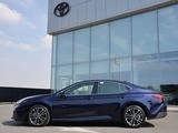 Toyota Camry Luxe 2025 года за 25 190 000 тг. в Тараз – фото 3