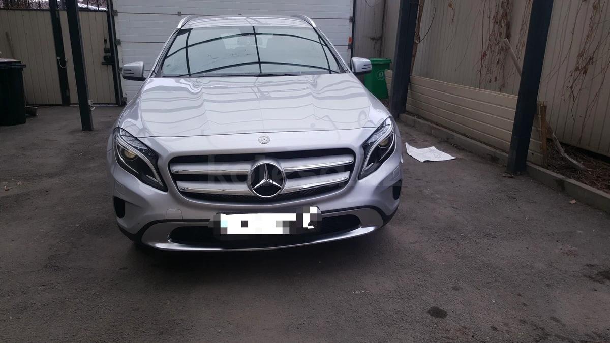 Mercedes-Benz GLA 250 2015 г.