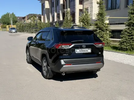 Toyota RAV4 2021 года за 12 800 000 тг. в Караганда – фото 3