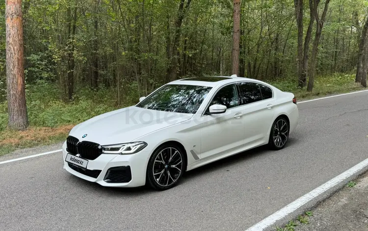 BMW 520 2022 года за 25 000 000 тг. в Алматы