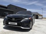 Toyota Camry 2020 года за 12 500 000 тг. в Жаркент – фото 2