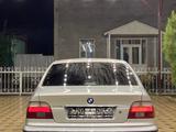 BMW 528 1997 года за 1 900 000 тг. в Шымкент – фото 2