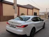 Toyota Camry 2025 года за 23 600 000 тг. в Шымкент – фото 2