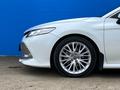 Toyota Camry 2018 года за 13 960 000 тг. в Алматы – фото 6