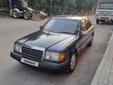 Mercedes-Benz E 230 1991 годаүшін1 370 000 тг. в Алматы – фото 4