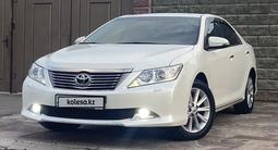 Toyota Camry 2014 года за 12 950 000 тг. в Астана – фото 2