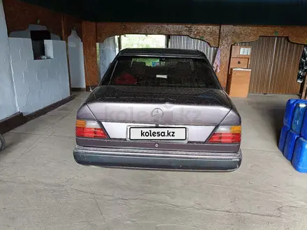 Mercedes-Benz E 230 1991 года за 1 600 000 тг. в Алматы – фото 5