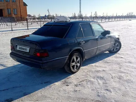 Mercedes-Benz E 220 1994 года за 1 600 000 тг. в Караганда – фото 4