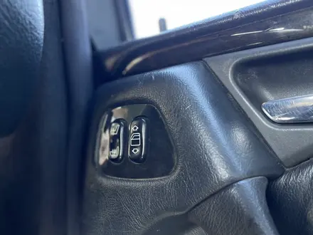 Mercedes-Benz E 320 1998 года за 3 800 000 тг. в Алматы – фото 15