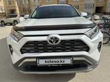 Toyota RAV4 2020 года за 18 200 000 тг. в Актобе