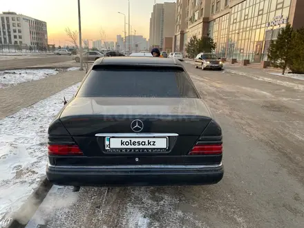 Mercedes-Benz E 200 1992 года за 1 900 000 тг. в Актау – фото 3