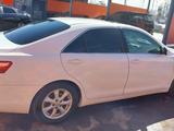 Toyota Camry 2008 года за 6 400 000 тг. в Уральск – фото 3