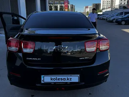 Chevrolet Malibu 2014 года за 5 500 000 тг. в Астана – фото 2