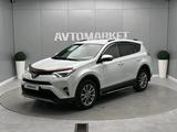 Toyota RAV4 2018 года за 11 700 000 тг. в Атырау