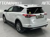 Toyota RAV4 2018 года за 11 700 000 тг. в Атырау – фото 3