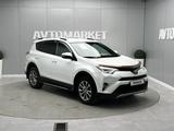 Toyota RAV4 2018 года за 11 700 000 тг. в Атырау – фото 2
