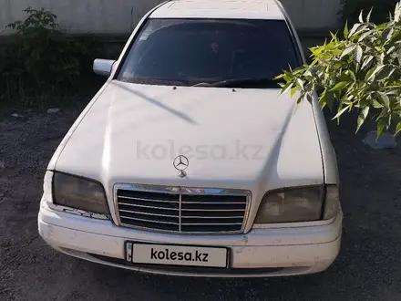 Mercedes-Benz C 280 1994 года за 1 300 000 тг. в Алматы