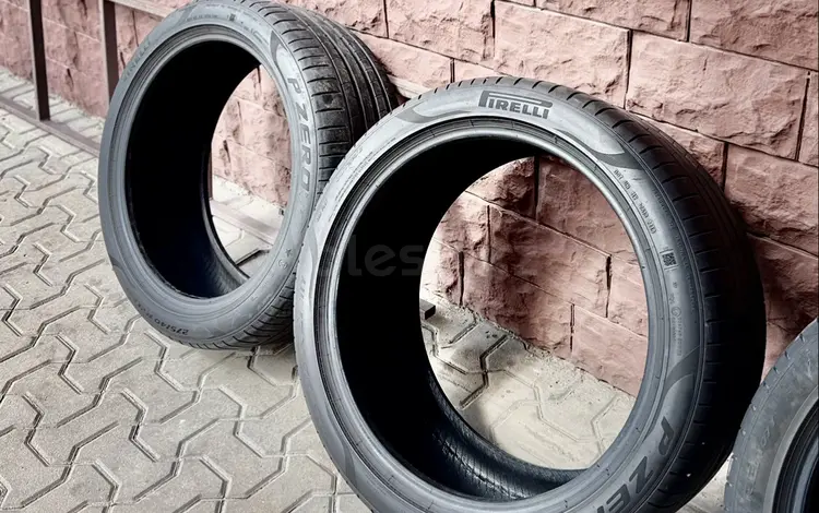 Шины Pirelli PZero Run flat за 220 000 тг. в Алматы