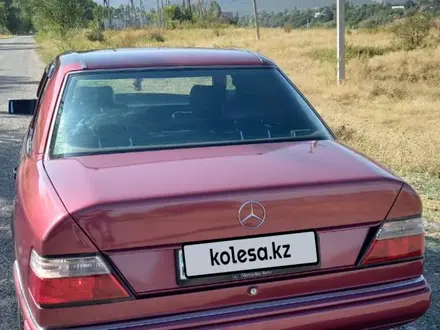 Mercedes-Benz E 230 1992 года за 1 550 000 тг. в Тургень (Енбекшиказахский р-н) – фото 5